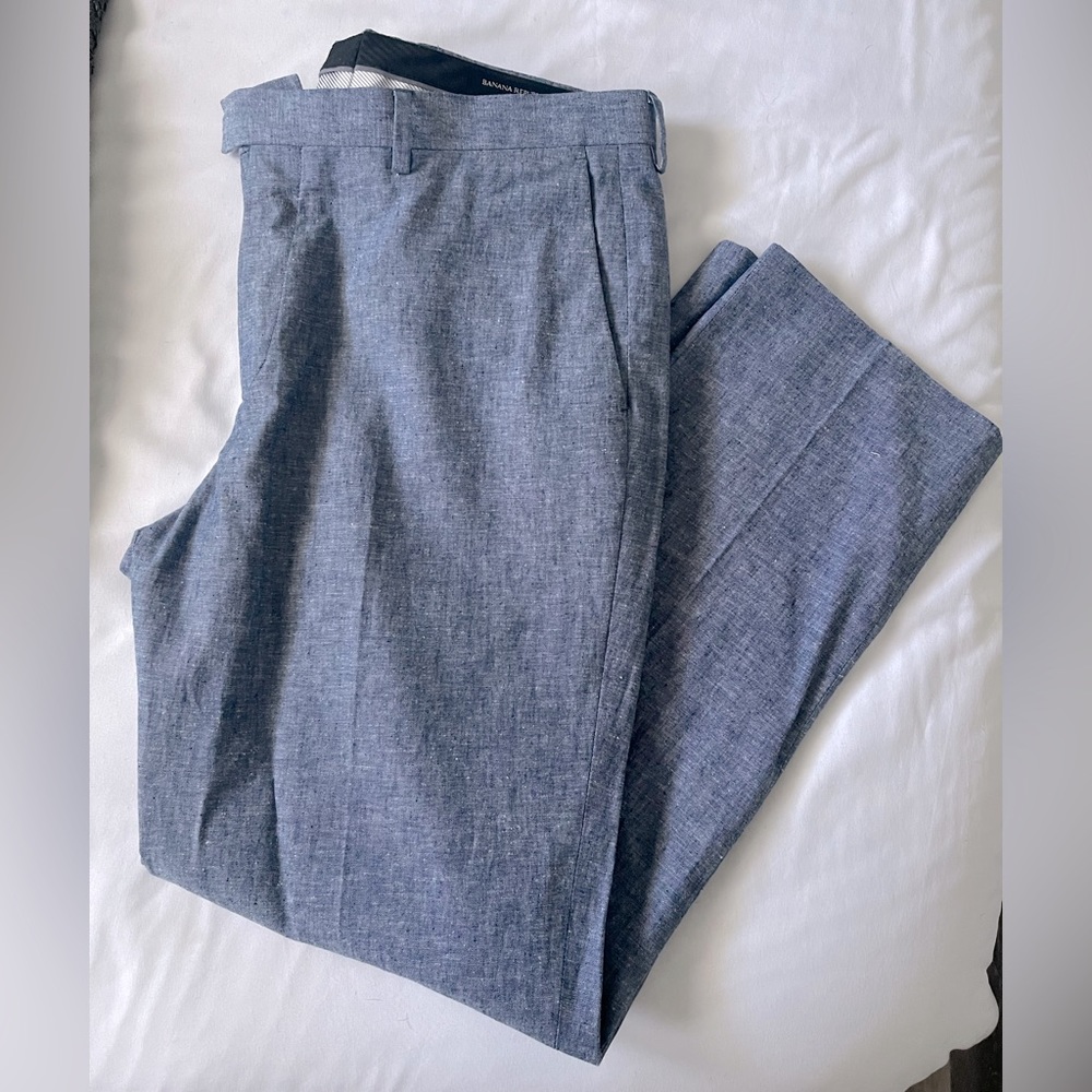 Like New - Banana Republic - Men's Standard Fit Dress Pants 33 x 30